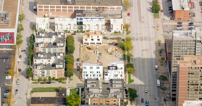 Primary Photo - Avenue Townhomes