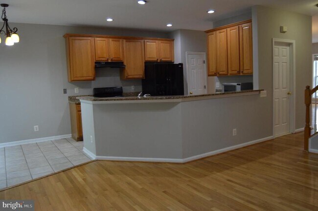Building Photo - 4016 Timber Oak Trl