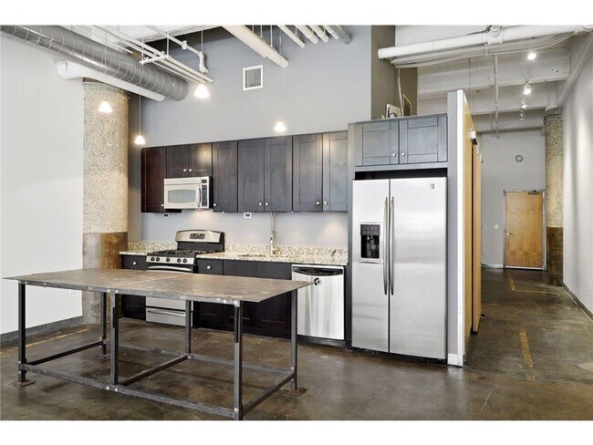Building Photo - 700 N Washington Ave