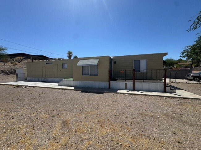 Building Photo - 2BRE 2BA close to Hwy 95, Shopping, Parks, Colorado River