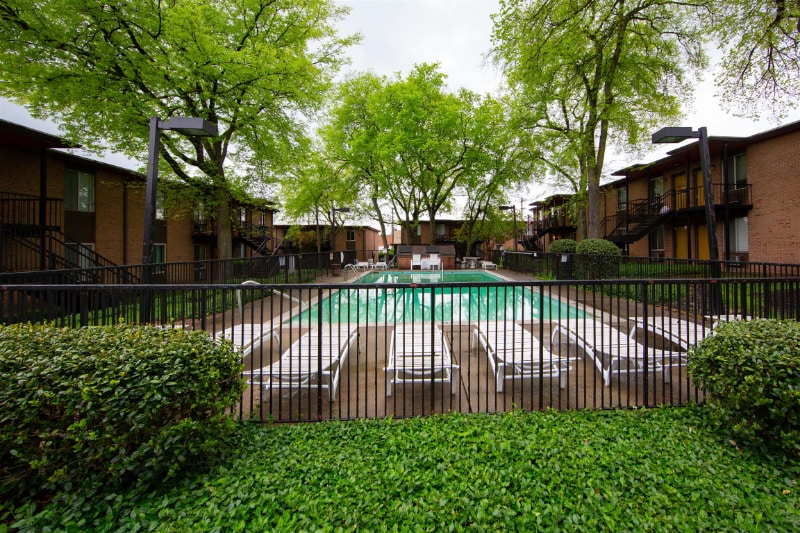 Building Photo - 3600 Hillsboro Pike