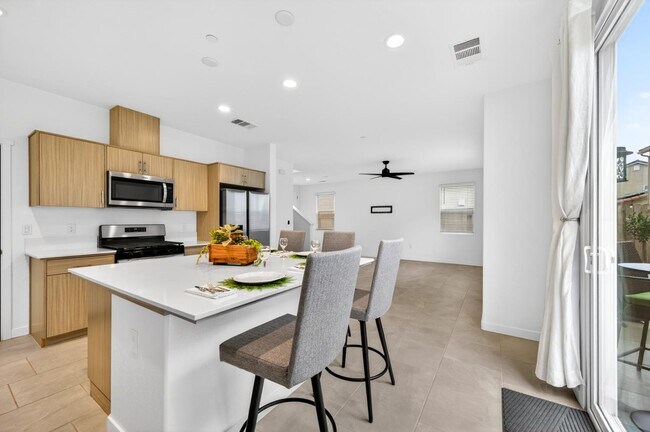 Building Photo - 317 Talus Wy S