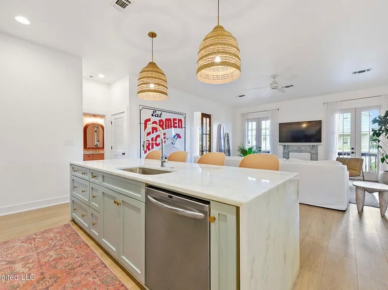 Building Photo - 218 Front St