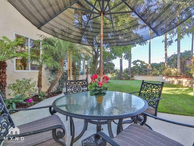 Building Photo - 2914 Carrillo Way