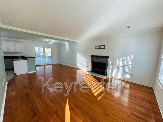 Building Photo - 10809 Topview Ln