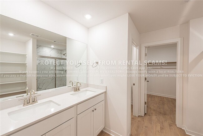 Building Photo - 712 Picard Ave