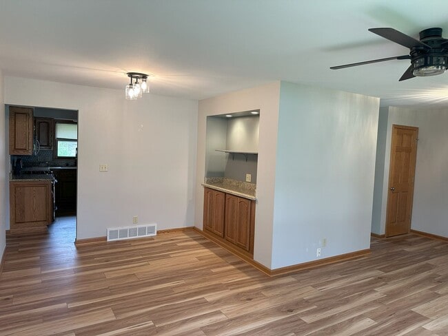 Building Photo - Beautifully Remodeled 3-Bedroom Home with ...