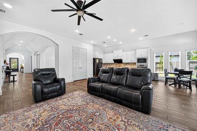 Building Photo - 3602 Lake Falls Dr