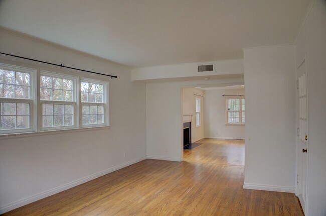 Building Photo - 3-bedroom, 2.5-bath home with mostly hardwood floors