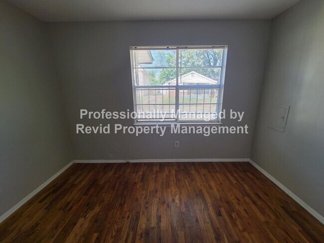 Building Photo - 4989 Wilburn Ave