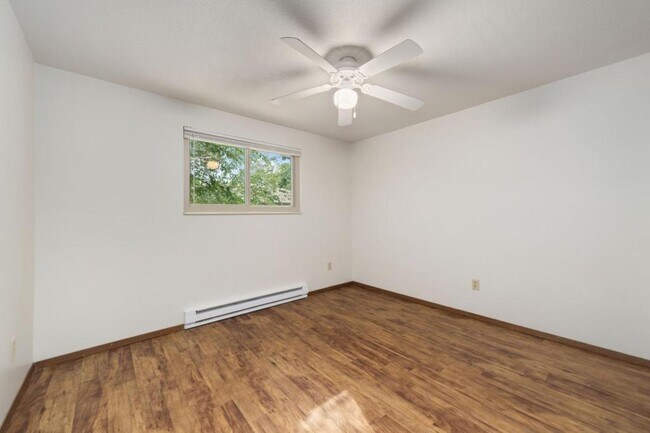 Building Photo - 1804 Lily Pl