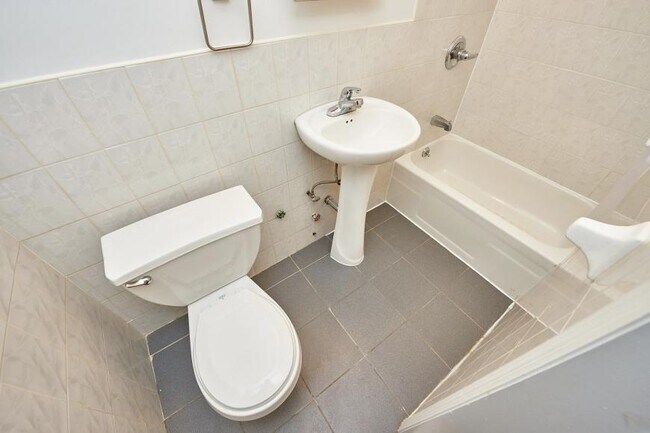 Building Photo - 1 bedroom in New York NY 10002