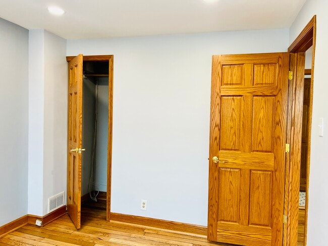 Building Photo - 5249 W 64th Pl