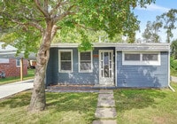 Building Photo - 2221 N 32nd St