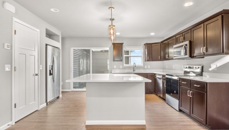 Building Photo - 655 Hillcrest Dr