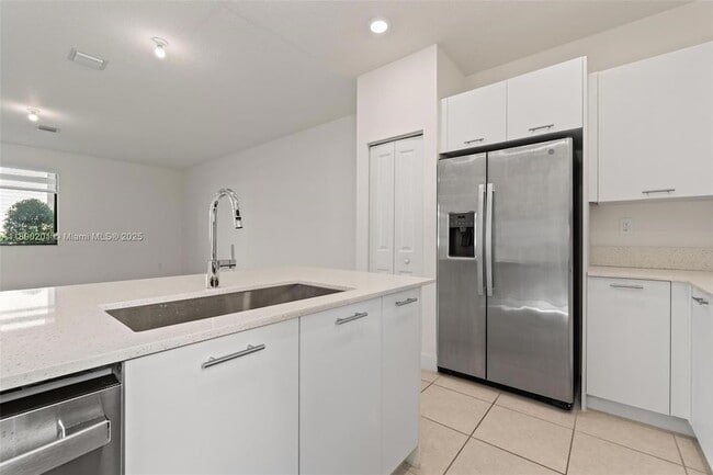 Building Photo - 4612 NW 83rd Pkwy
