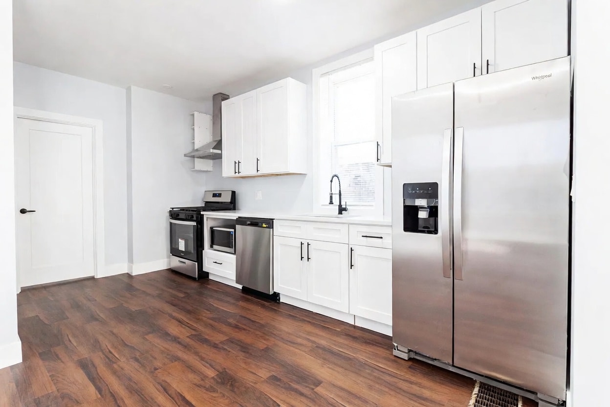 Building Photo - 932 N Richmond St