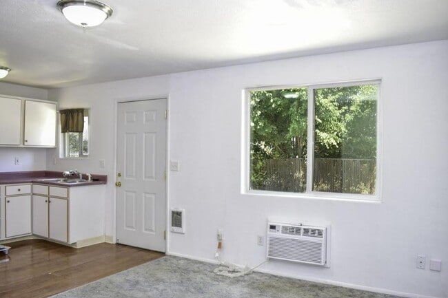 Building Photo - 926 Mount Pitt Ave