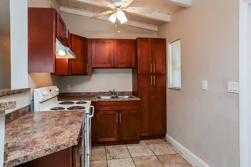 Building Photo - 1616 NW 16th St