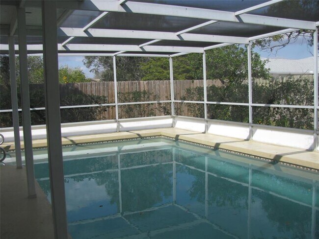 Building Photo - 3041 Tyrone Ln