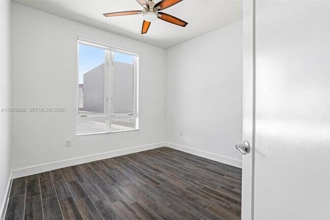 Building Photo - 6308 NW 104th Path