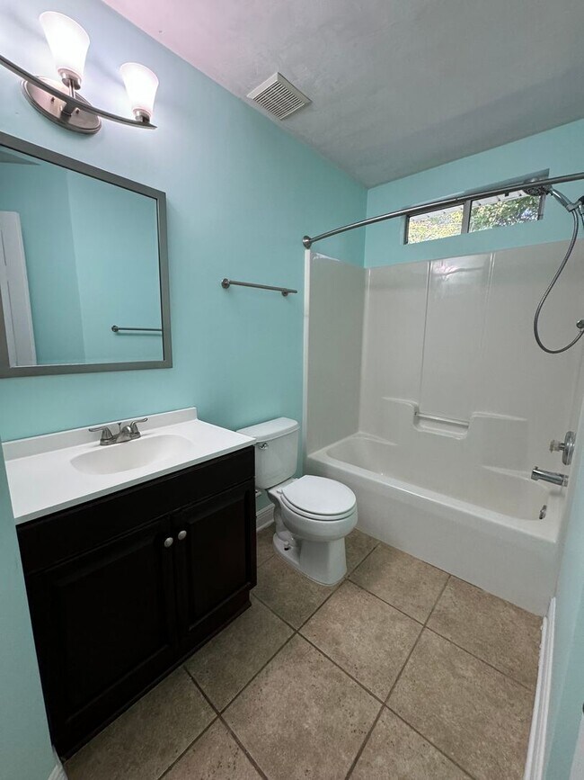 Building Photo - Home For Rent In The Groves Of Summerbrooke