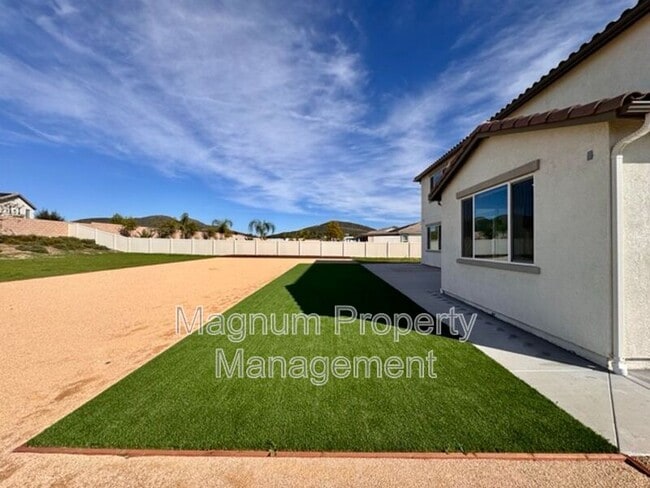 Building Photo - 31310 Reserve Dr