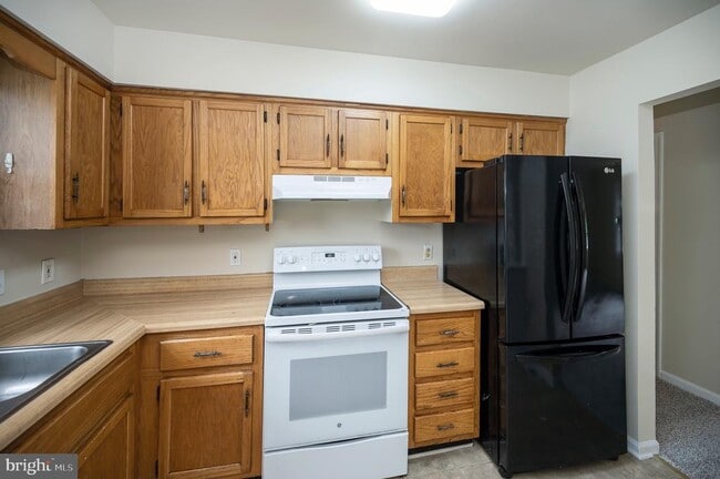 Building Photo - 2111 Mills Dr