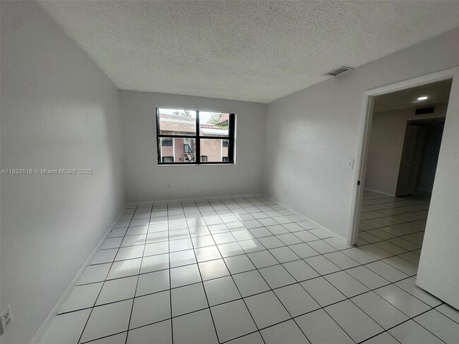 Building Photo - 9808 Hammocks Blvd