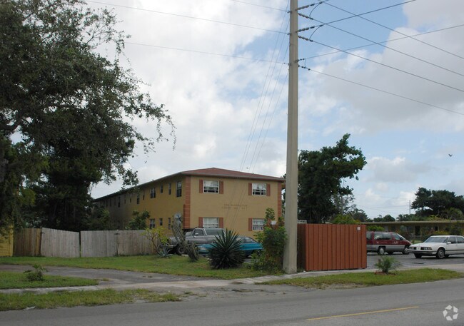 Building Photo - 2231 Washington St