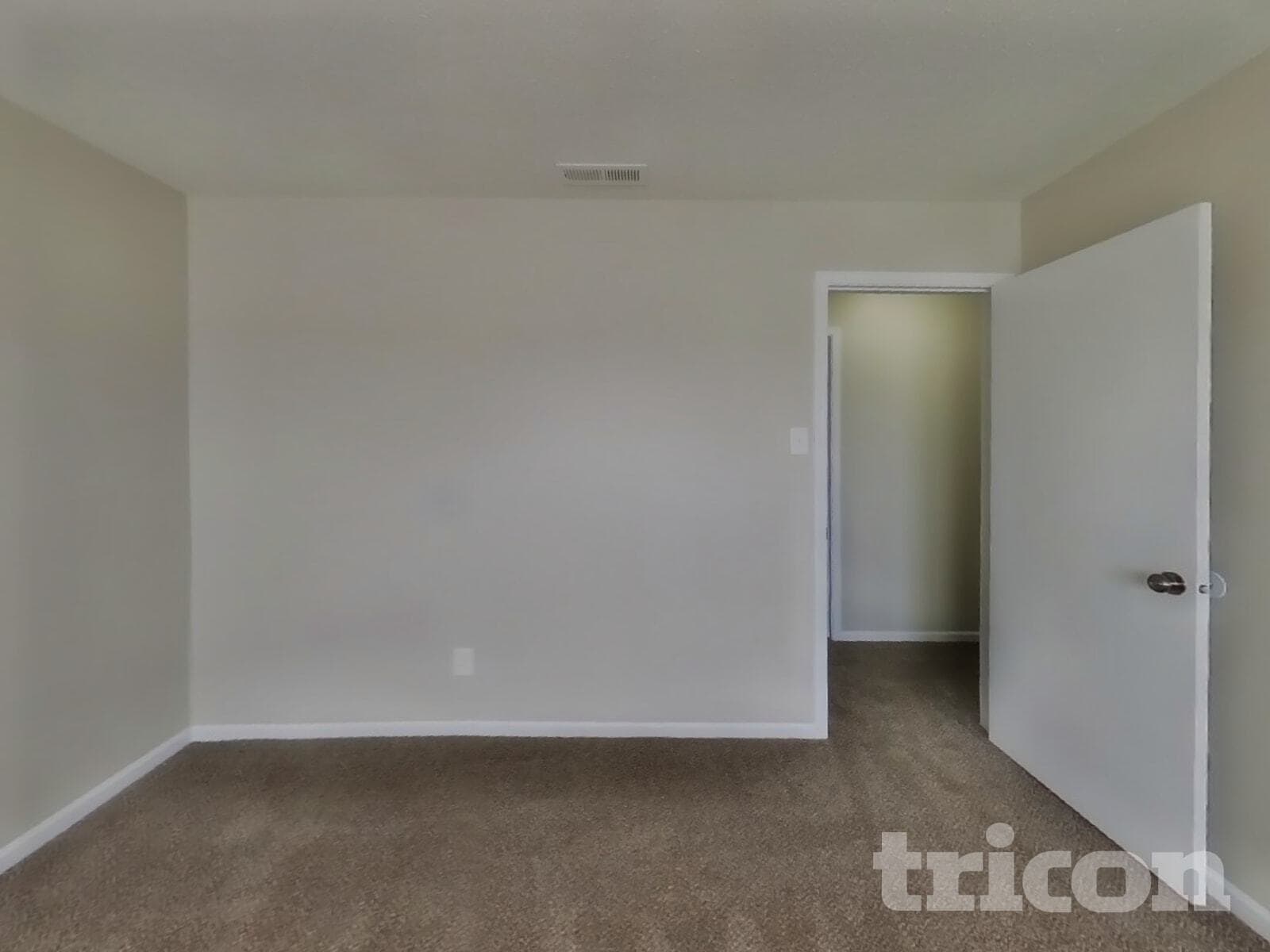 Building Photo - 2869 Ludwig Dr