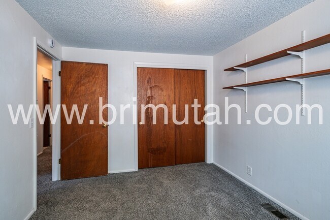 Building Photo - 656 E 5640 S