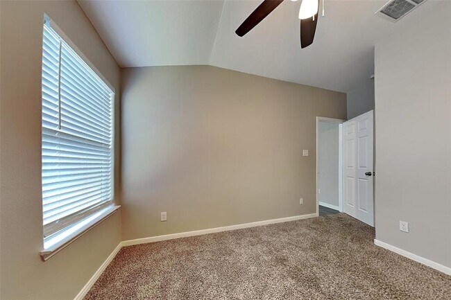 Building Photo - 10835 Barker View Dr