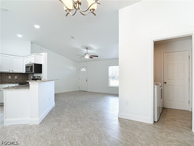 Building Photo - 18522 Robinson Ave