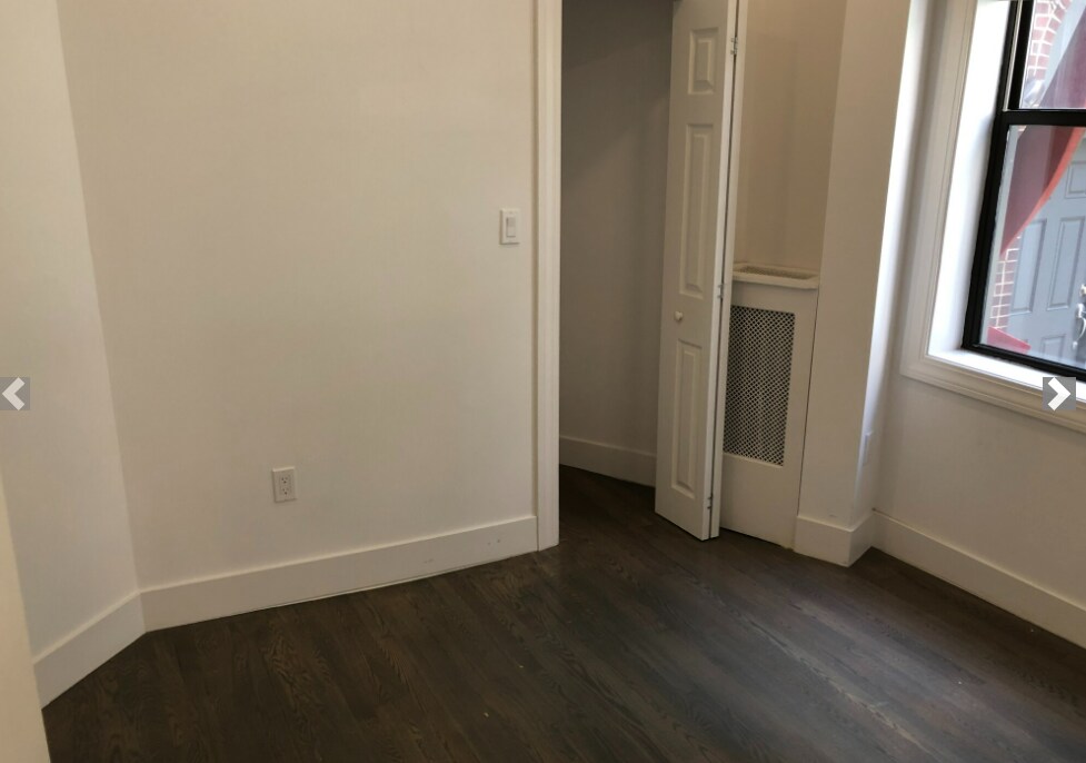 Building Photo - 22 Phillips St