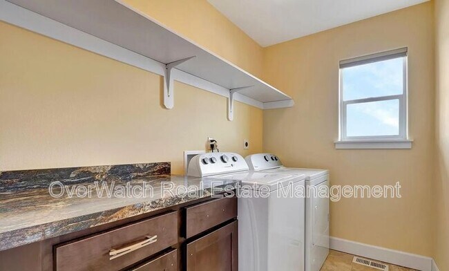 Building Photo - 5845 Grand Teton Loop