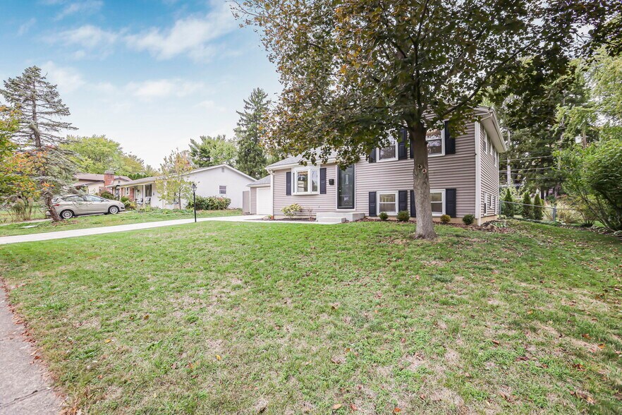 Building Photo - 1062 Oberlin Dr