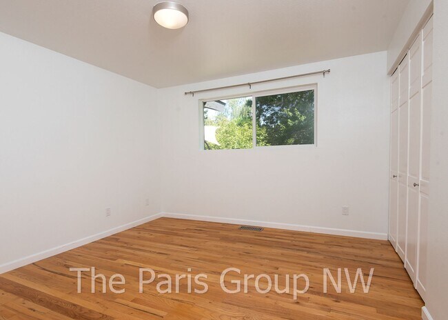 Building Photo - Lg Modern Midcentury on Thornton Creek * A...