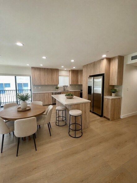 Building Photo - 1146 Hacienda Pl