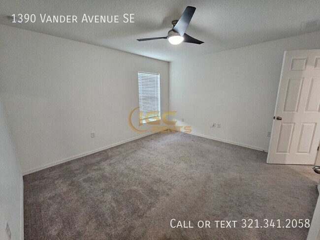 Building Photo - 1390 Vander Ave SE