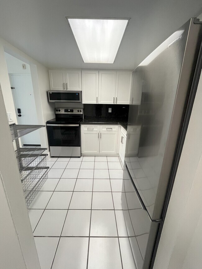 Building Photo - 8311 SW 142nd Ave