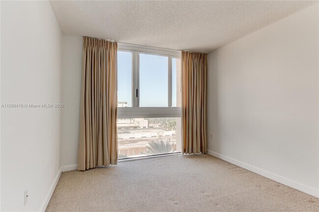 Building Photo - 7330 Ocean Terrace