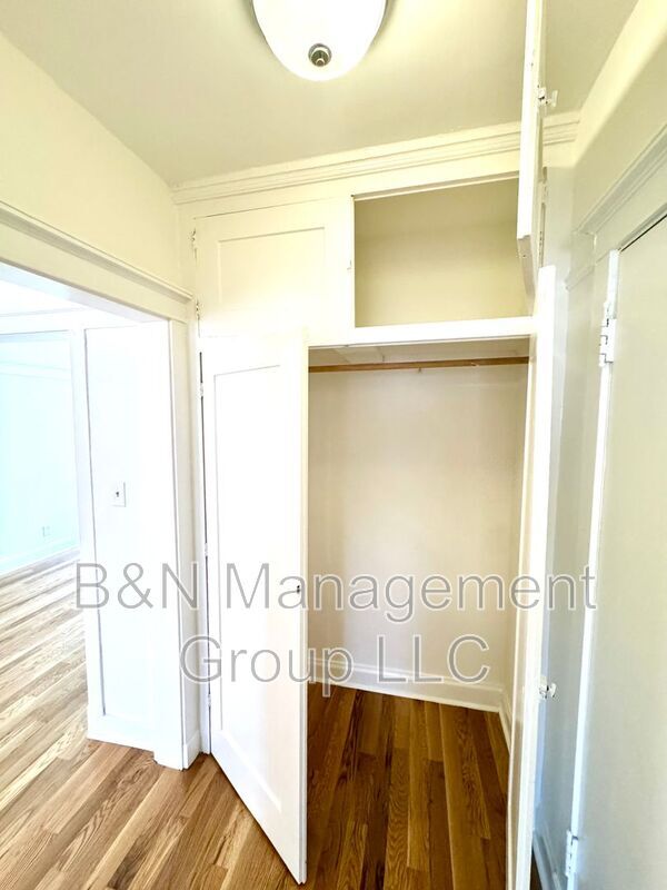 Building Photo - 1065 W Dakin St