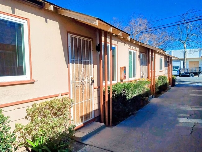Building Photo - Cute 1bd Apartment on Ground Floor