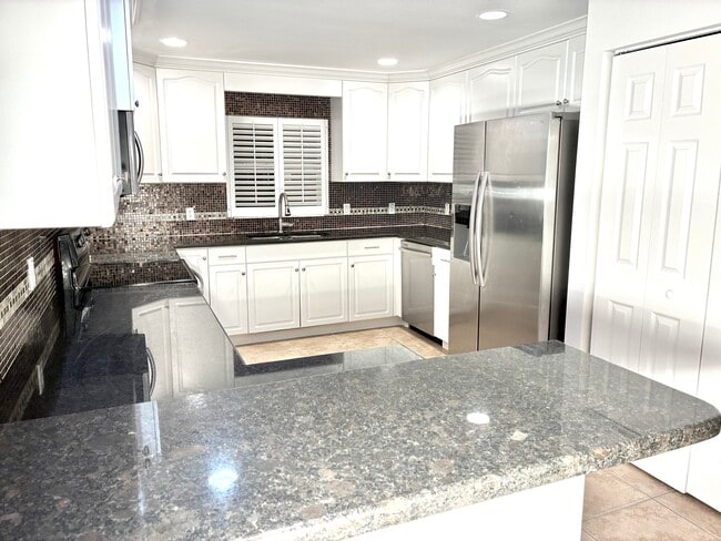 Building Photo - 26748 Morton Ave