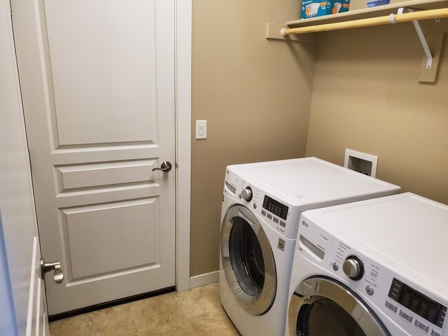 Building Photo - COMING SOON - 3 Bed 2 Bath single level - Fence - 2 Car Garage