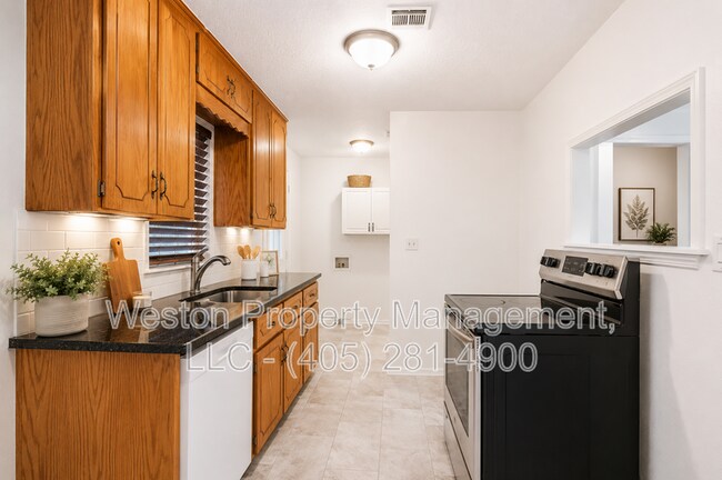 Building Photo - 413 Reed Pl