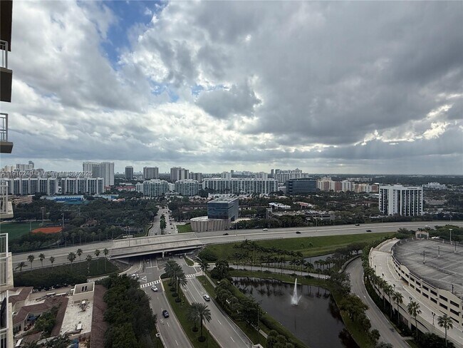 Building Photo - 19501 W Country Club Dr