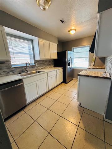 Building Photo - 4601 Tarry Dr
