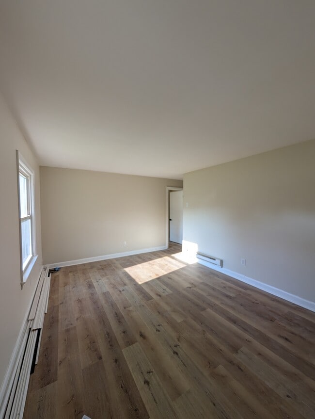 Building Photo - 3480 Hartford St
